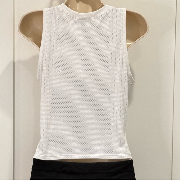 Lululemon Train to Be Tank Top Muscle Tank Mesh Cropped White Size 4 Athleisure - Picture 7 of 11